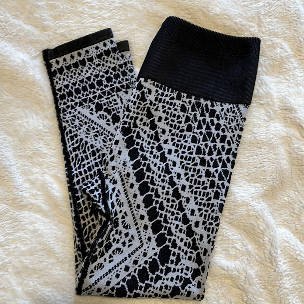 Adorable looking little leggings, perfect for workouts